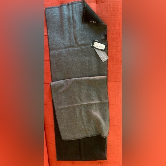 NWT FRAAS Men’s Cashmink Winter Soft Warm Gray Two-sided Scarf - Picture 4 of 5